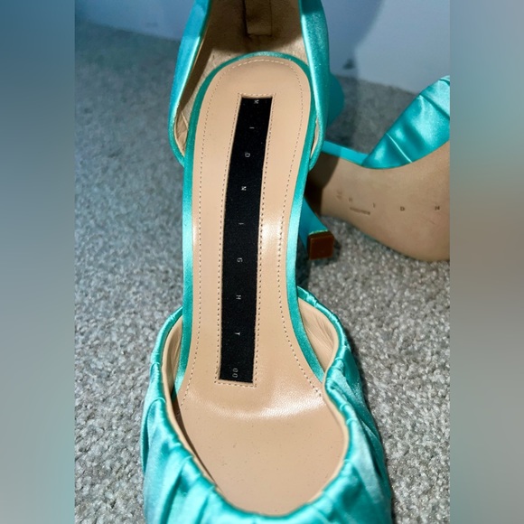 MIDNIGHT 00 Turquoise Heels, Size 39 - Picture 3 of 3